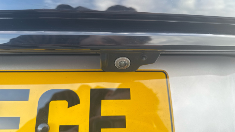 Land Rover Range Rover Velar 2.0 D200 SE 5dr Auto Diesel Estate